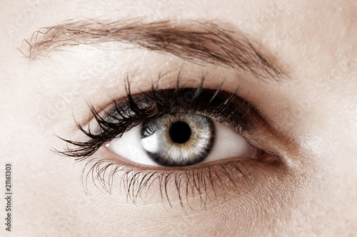 Auge blau