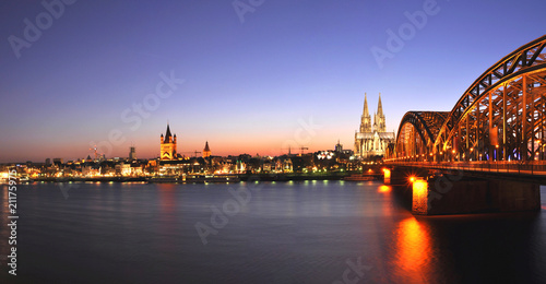 Köln bei Sonnenuntergang