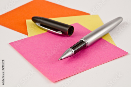 Wallpaper Mural Kugelschreiber und Notizzettel Torontodigital.ca