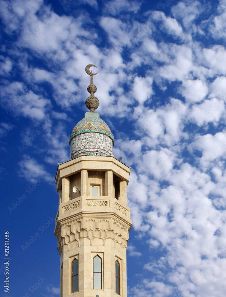 Fototapeta premium Colourful minaret of Sabeeka Bent Ebrahim Mosque, bahrain