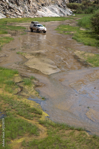 Offroad in a river bed in Namibia - Kaokoland © piccaya