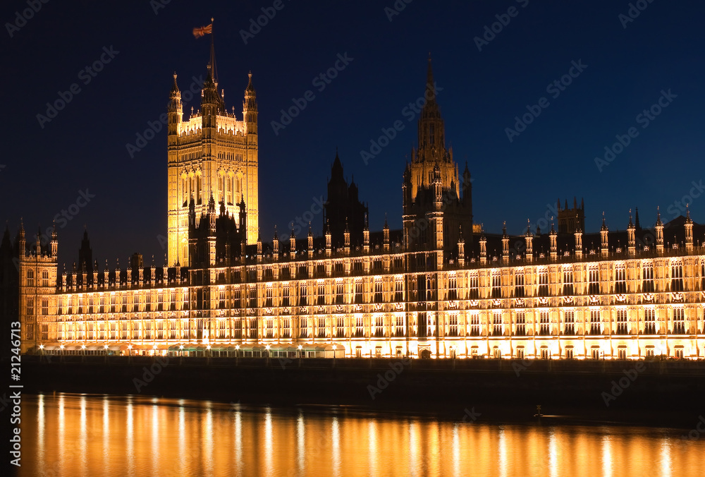 The Houses of Parliament iluminated at night