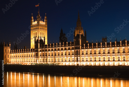 The Houses of Parliament iluminated at night