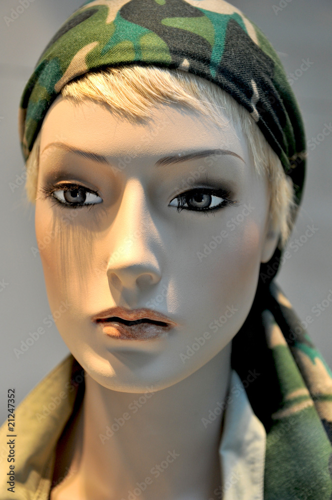 femme au foulard vert Stock Photo | Adobe Stock