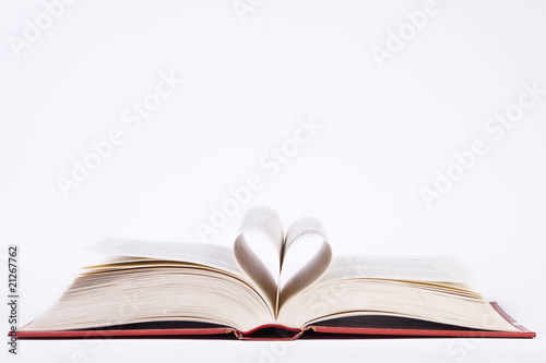 heart shaped pages © tiptoee