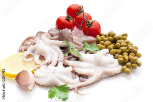 octopus with tomatoes and peas