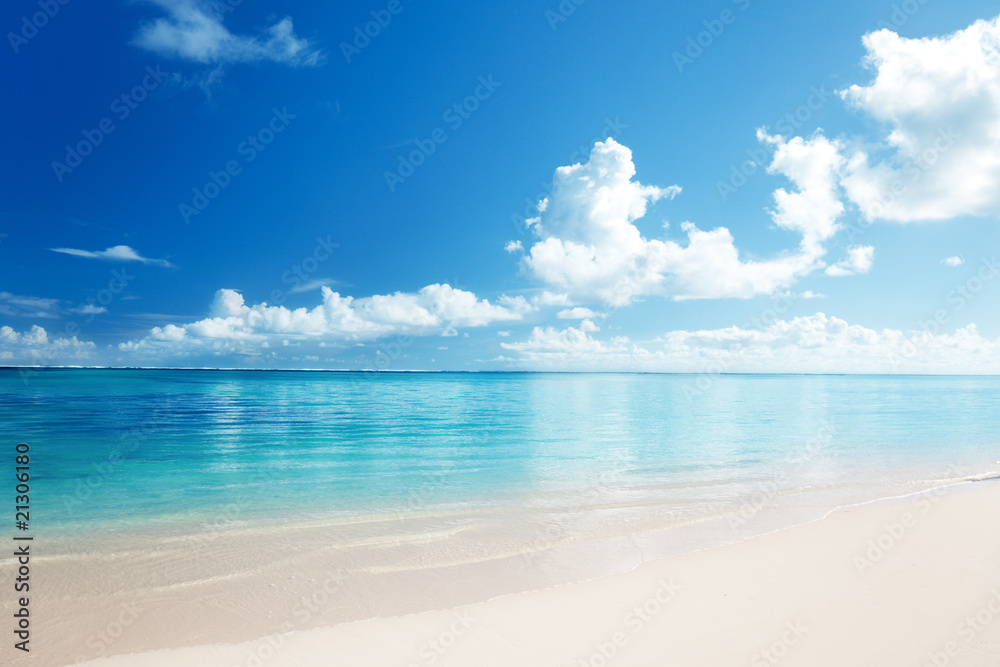 Fototapeta premium sand and Caribbean sea