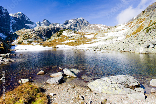 Fototapeta Naklejka Na Ścianę i Meble -  Zbojnicke Tarn, Vysoke Tatry (High Tatras), Slovakia