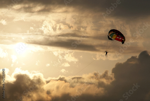 Wallpaper Mural Freedom parasailing Torontodigital.ca