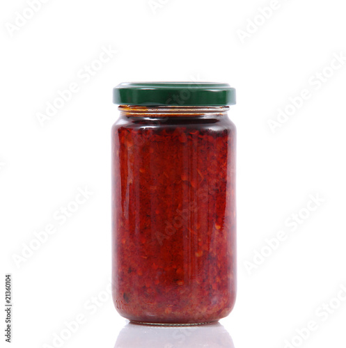 salsa piccante in barattolo photo