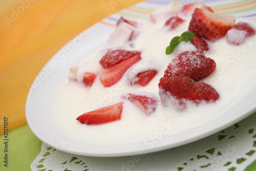 Jogurt mit Erdbeeren