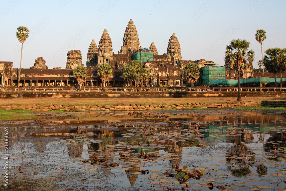 Fototapeta premium Ancient Angkor Wat