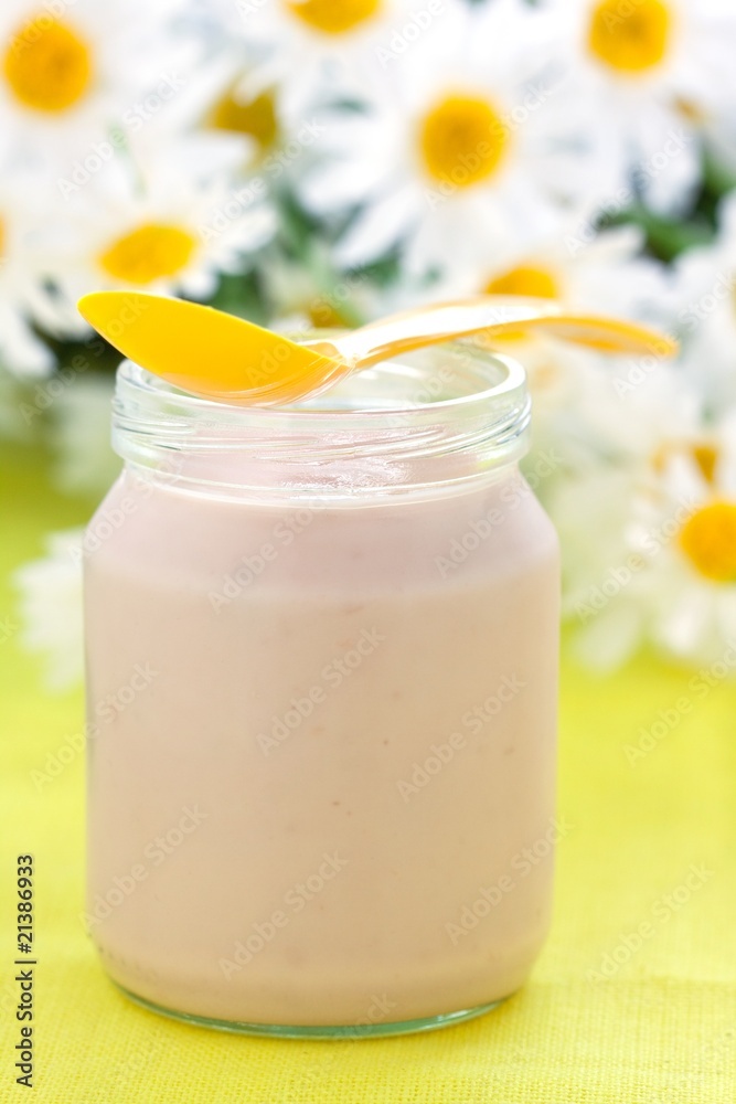 Baby Fruchtjoghurt im Glas Baby Fruchtjoghurt im Glas