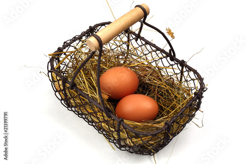 Deux oeufs dans un panier