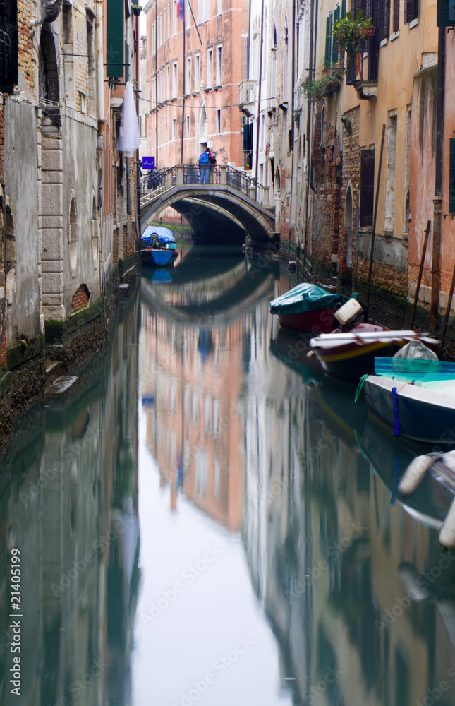 Fototapeta premium venice - canal and little bridge