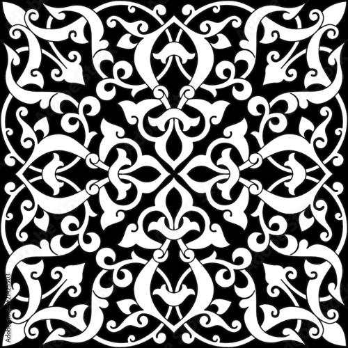 Arabesque Tile BW