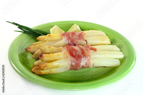 Spargel im Schinkelmantel photo