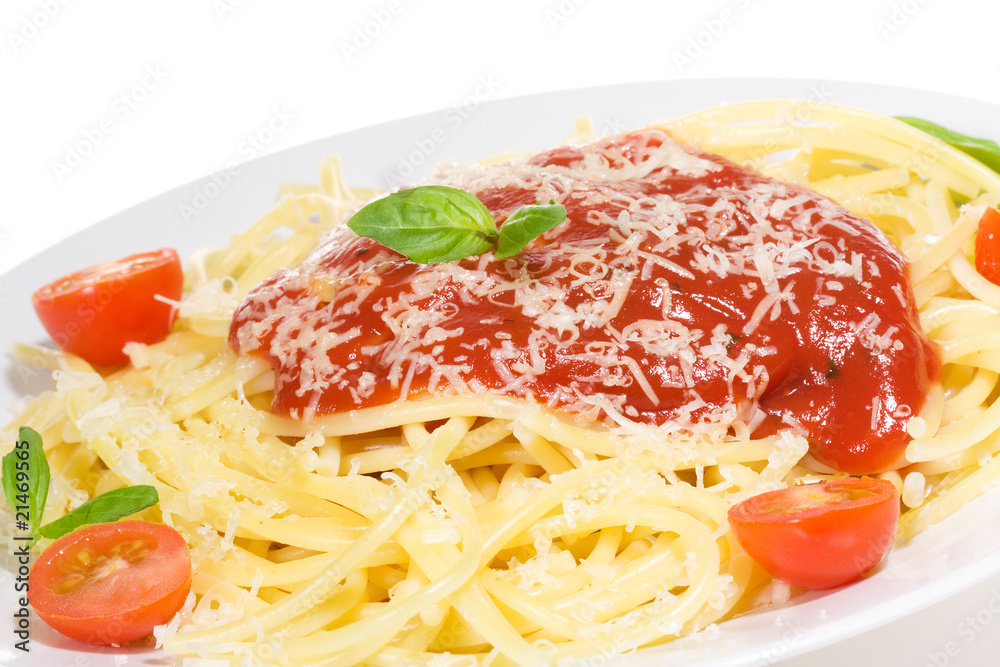 Pasta with tomato sause and basil Pasta with tomato sause and basil