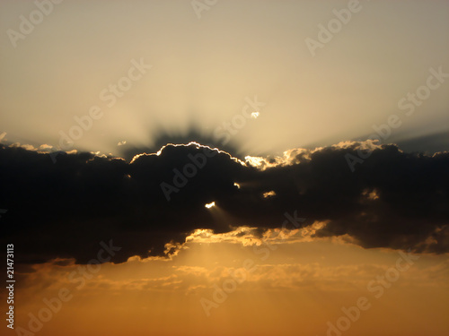 Rayons de soleil perçant les nuages, Pays Basque