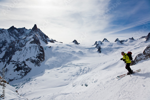 Man's skiing, chamonix, valle blanche
