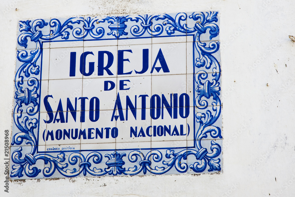 Fototapeta premium Fliesenbild an einer Kirche in Portugal