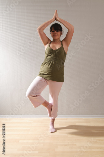 Teenager macht Sport, Yoga