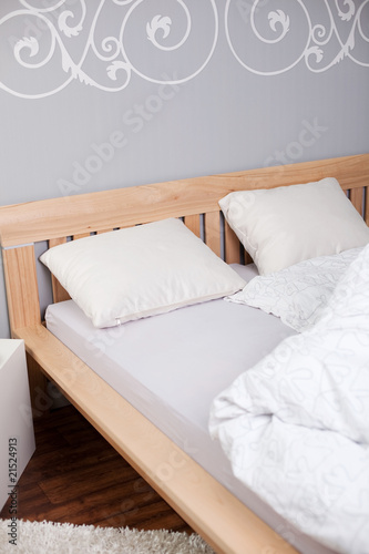 bett im schlafzimmer