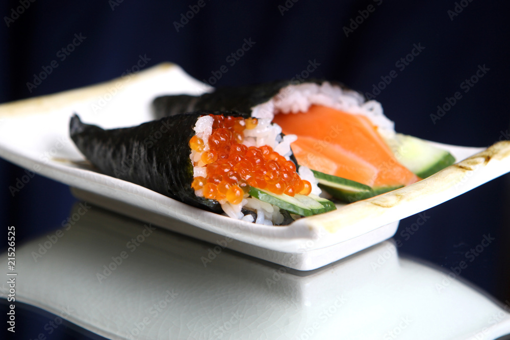 rolls sushi