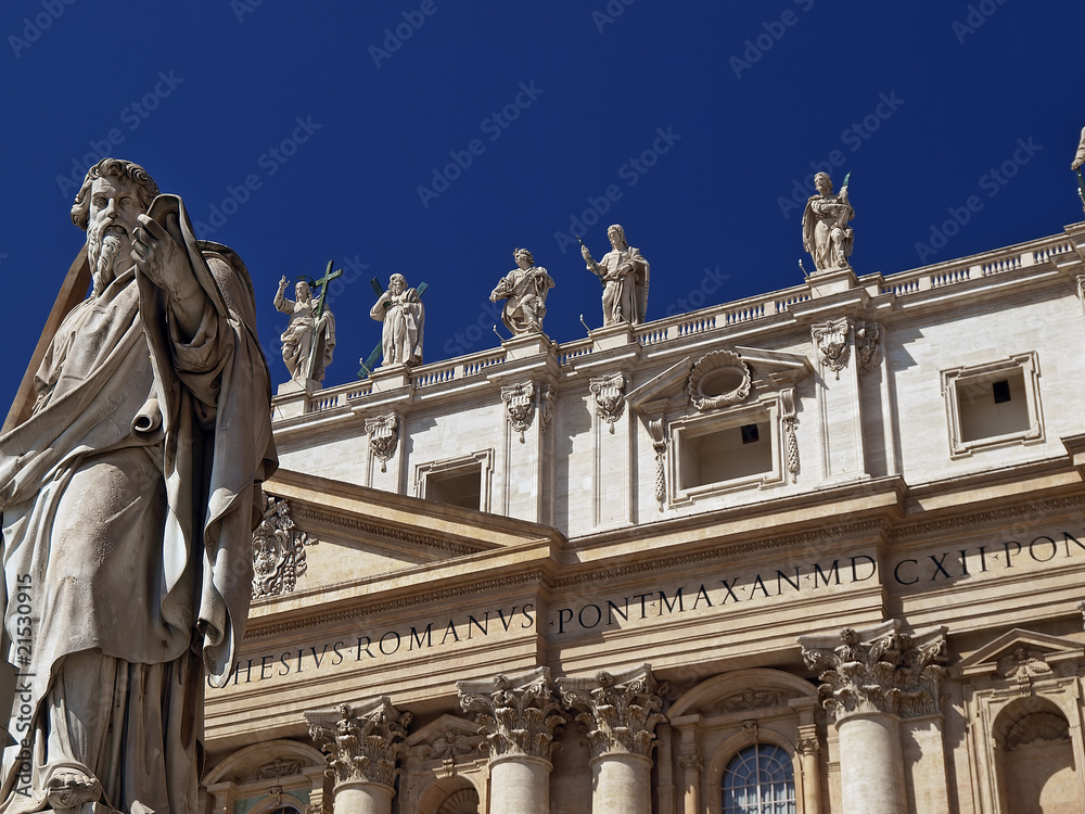 statues of jesus & the apostles at the saint peter's basilica statues of jesus & the apostles at the saint peter's basilica