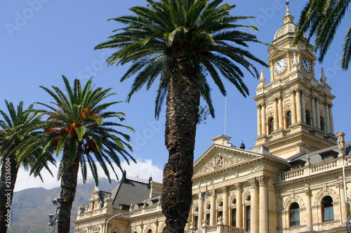 Kapstadt: Rathaus und Grand Parade mit Palmenallee
