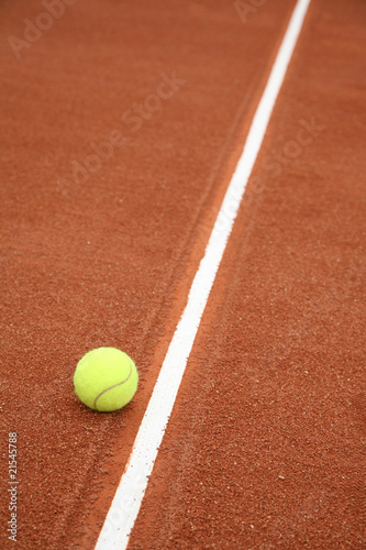line and ball © alexandre zveiger
