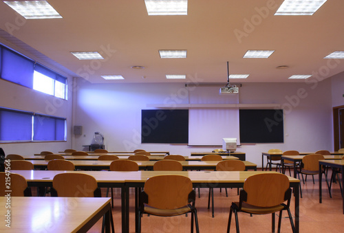 flat Empty classroom on a university campus