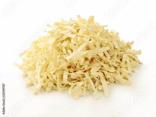 raw macaroni