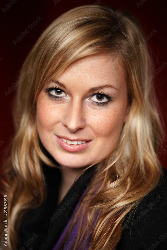 Portrait junge blonde Frau Portrait junge blonde Frau