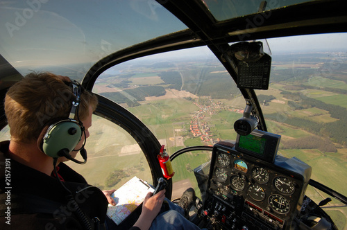 Im Hubschrauber Cockpit