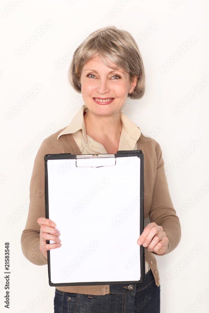 Fototapeta premium Frau mit Checkliste