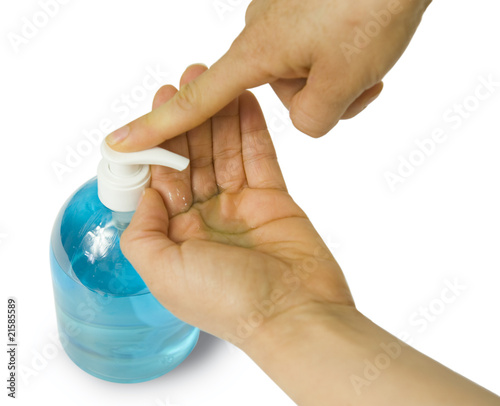 solution hydroalcoolique - se laver les mains photo