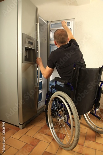 le frigo, et l handicapé © Daylight Photo