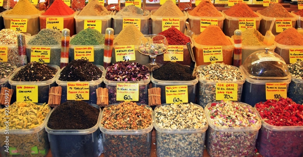 Fototapeta premium Spice market in Grand Bazaar