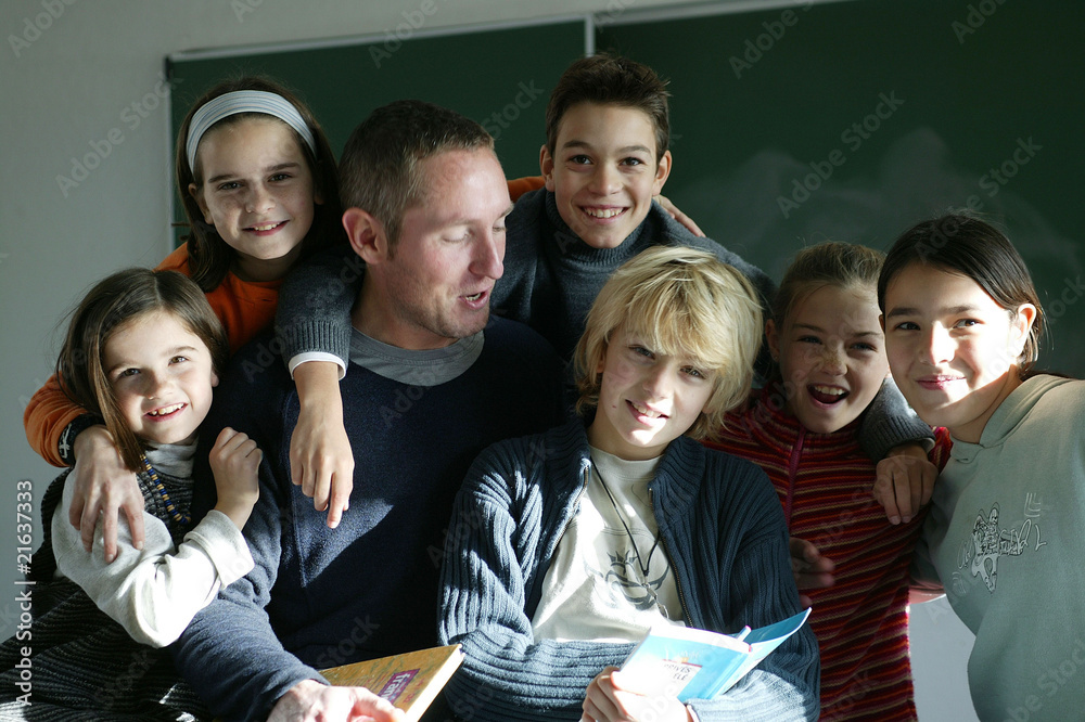 professeur et élèves dans une classe professeur et élèves dans une classe
