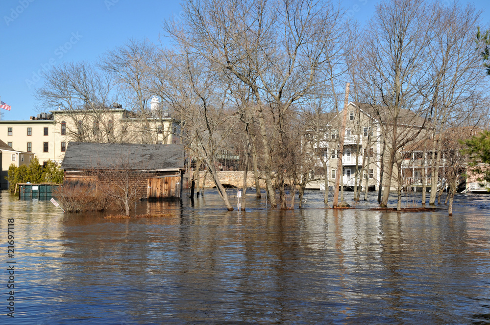 Obraz premium Ipswich River at Flood Stage