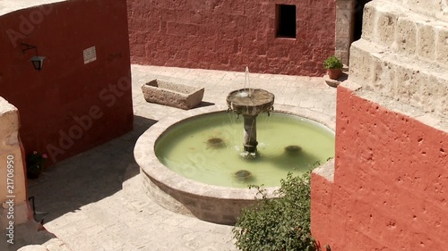 Brunnen, Kloster Santa Catalina, Peru photo