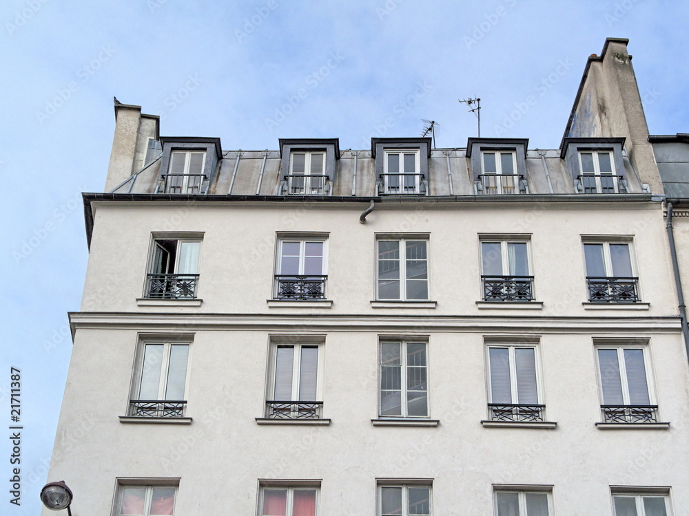 Immeuble blanc parisien