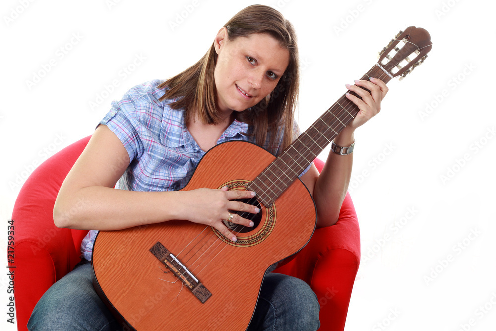 ragazza che suona la chitarra ragazza che suona la chitarra