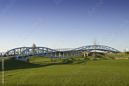 Brücke im Park © creative studio