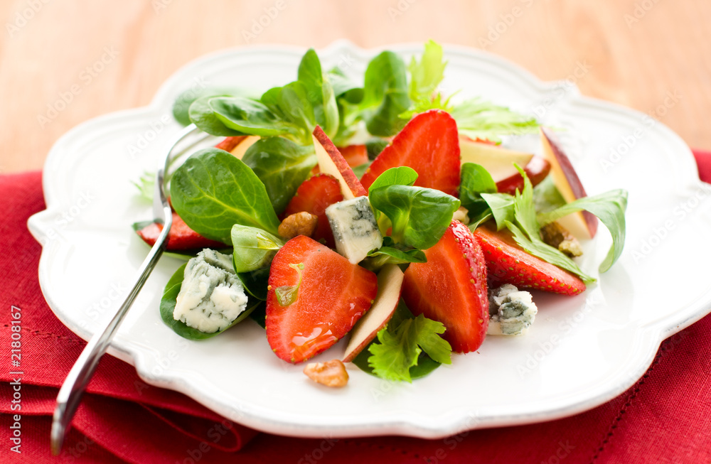 strawberry gorgonzola salad