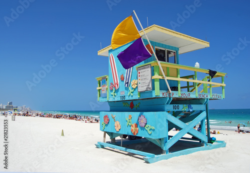 Foto Colorful Lifeguard Stand
