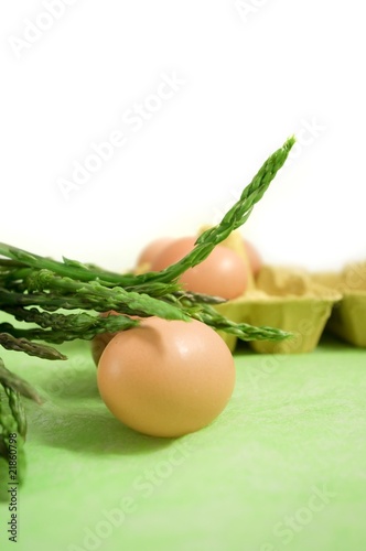 Prepare an omelet with Asparagus Acutifolius