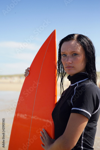 Konstfotografi Surfeuse avec une planche de surf
