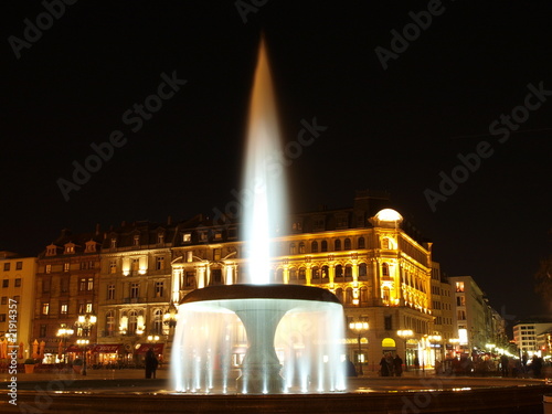 Brunnen am Opernplatz ( Frankfurt )
